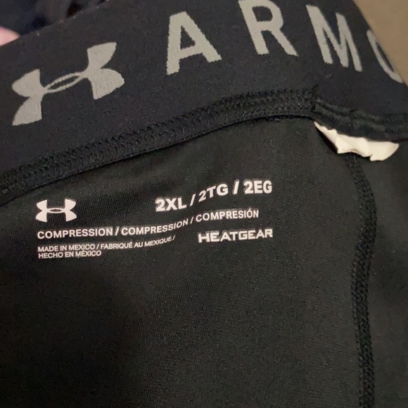 Under armour booty shorts - Picture 3 of 3